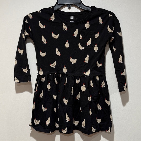 Tea Collection Play Dress Sz 5 Peruvian Chickens Print 100% Cotton Black Funky - Picture 1 of 10